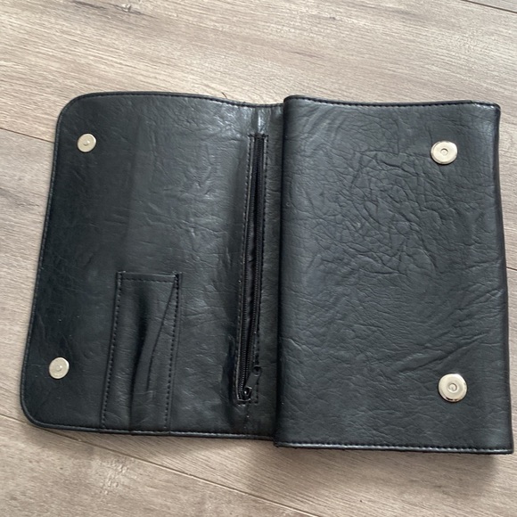 Coastal Scents Faux Leather Makeup Brush Organizer - Picture 2 of 3